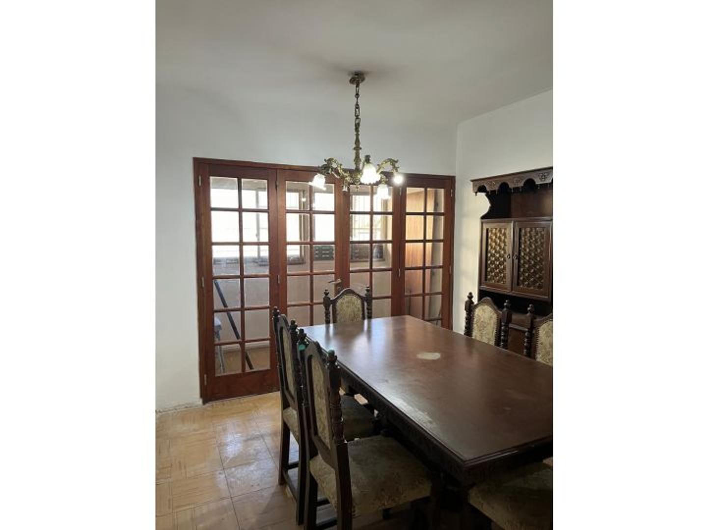 BARRIO RUCCI AMPLIO DEPARTAMENTO EN PB DE 2 DORMITORIOS RECICLADO