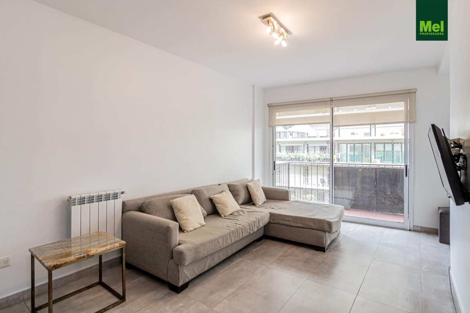 3 amb. en alquiler con escritorio, amoblado con balcón