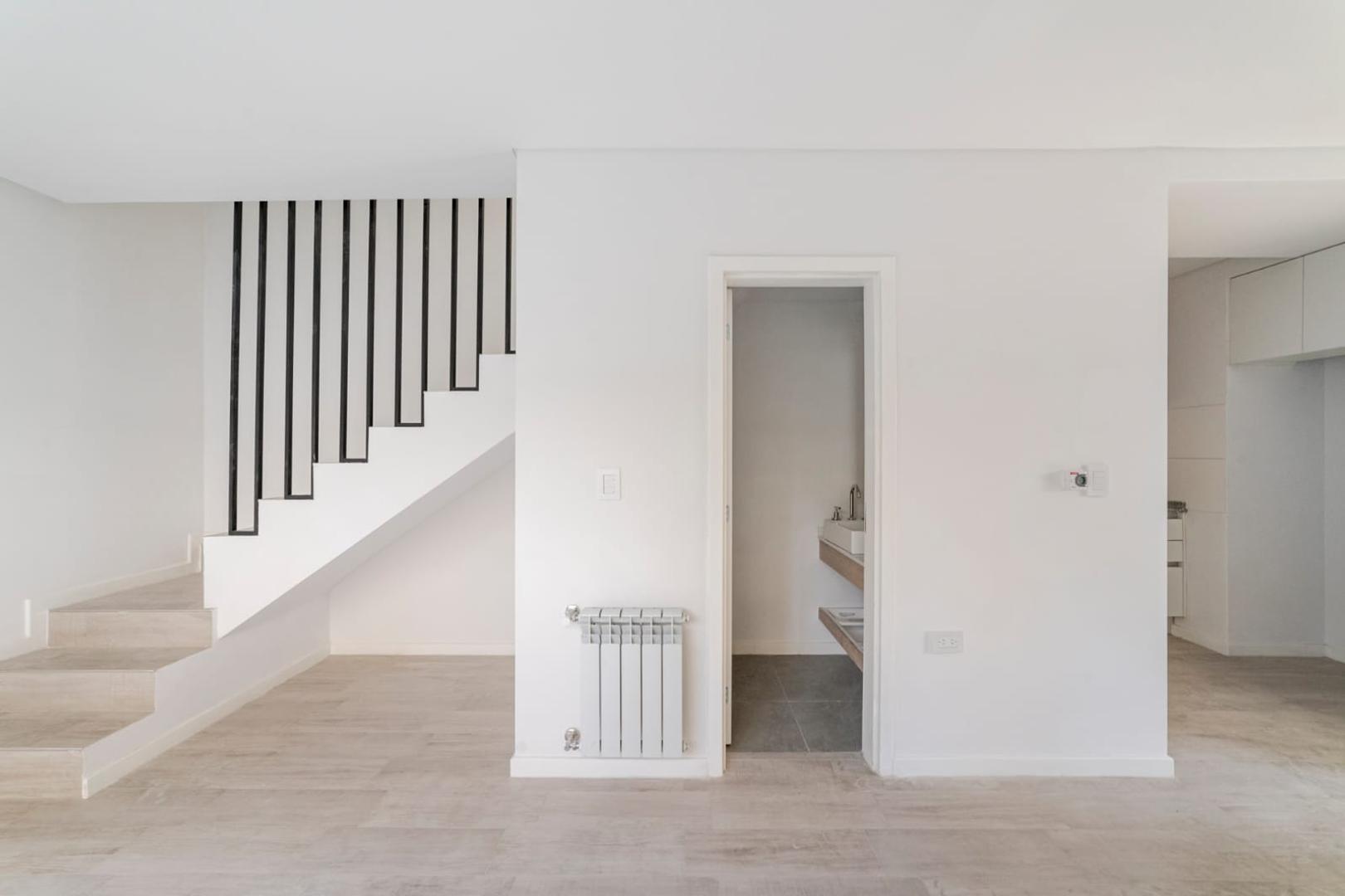 Casa en Housing 3 dorm 3 bños 2 cocheras Nuevo Poeta Lugones