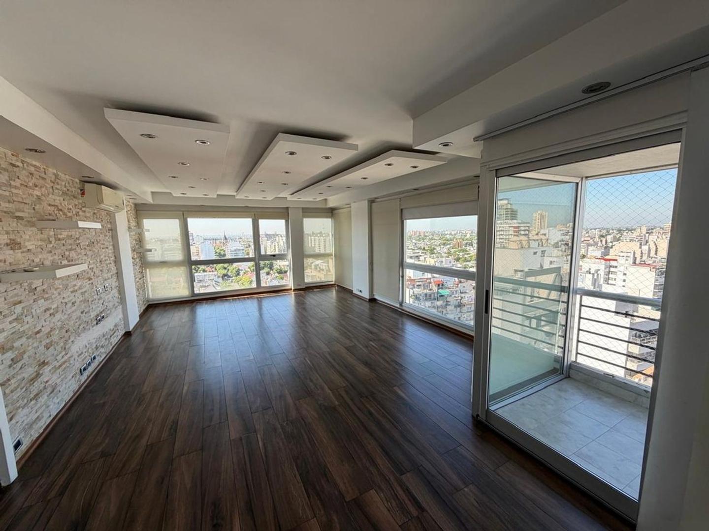 DEPARTAMENTO 4 AMBIENTES CON DEPENDENCIA Y COCHERA