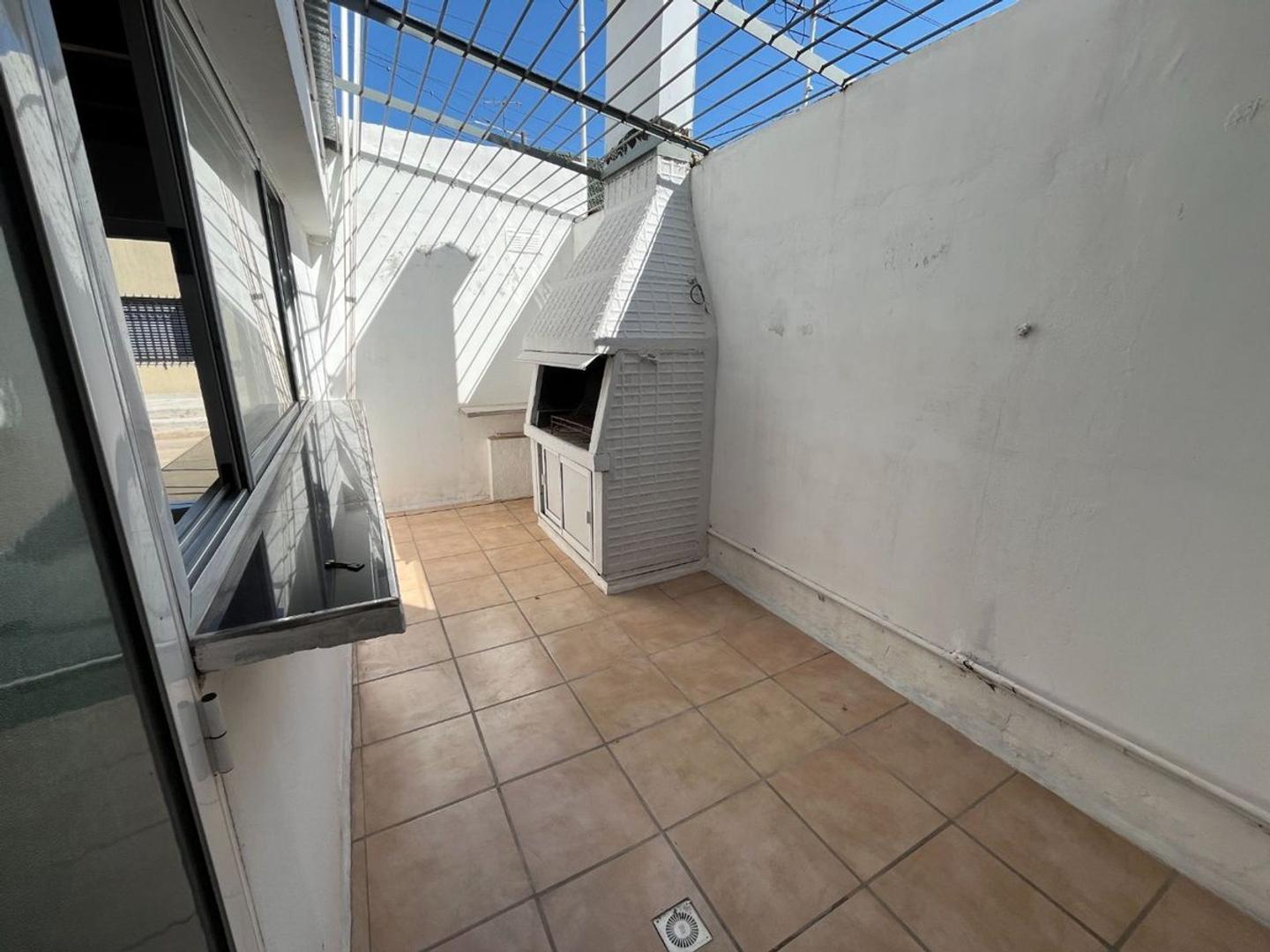 Casa 6 ambientes con 3 baños