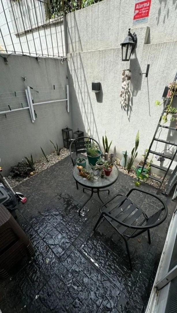 IMPECABLE Y LUMINOSO DUPLEX EN VENTA. VILLA SARMIENTO