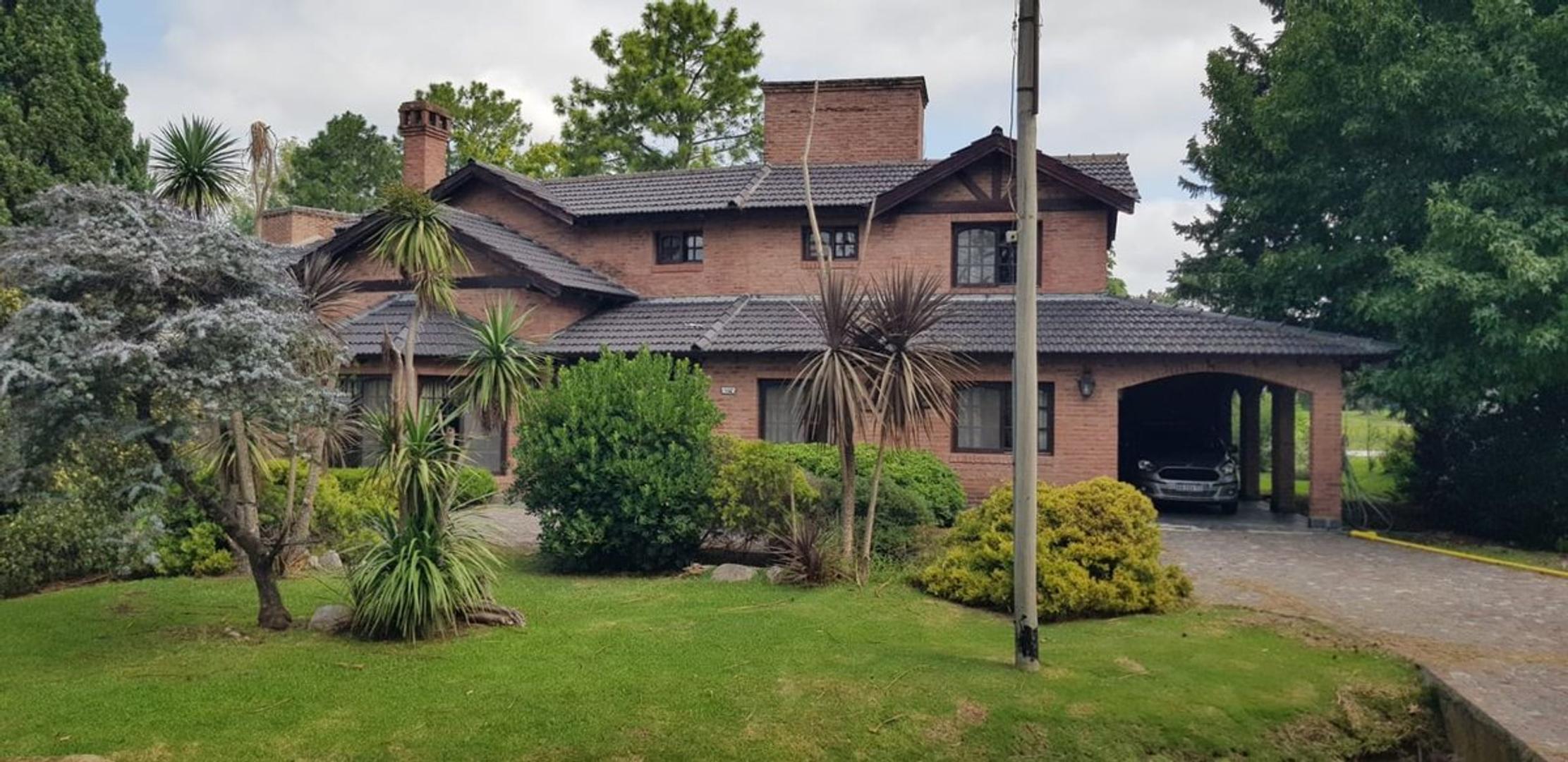 CASA 3 DORM. Y PILETA AL GOLF EN LOS CARDALES CC.