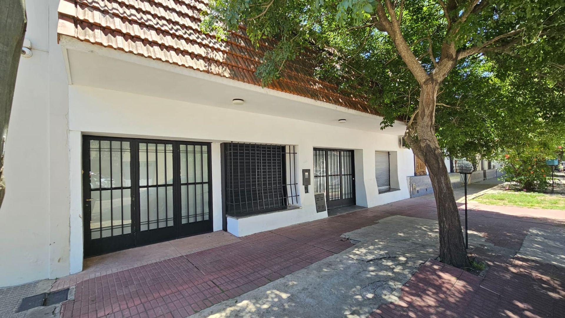 VENTA/CASA/3 DORM/COCHERA DOBLE/BARRIO SAN MARTIN