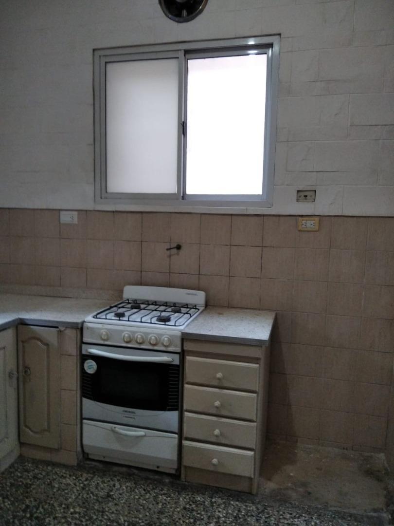 Depto Tipo Casa en Alquiler en Wilde, $ 600.000