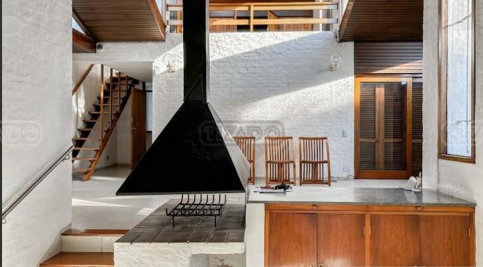 Casa 4 ambientes con 3 baños