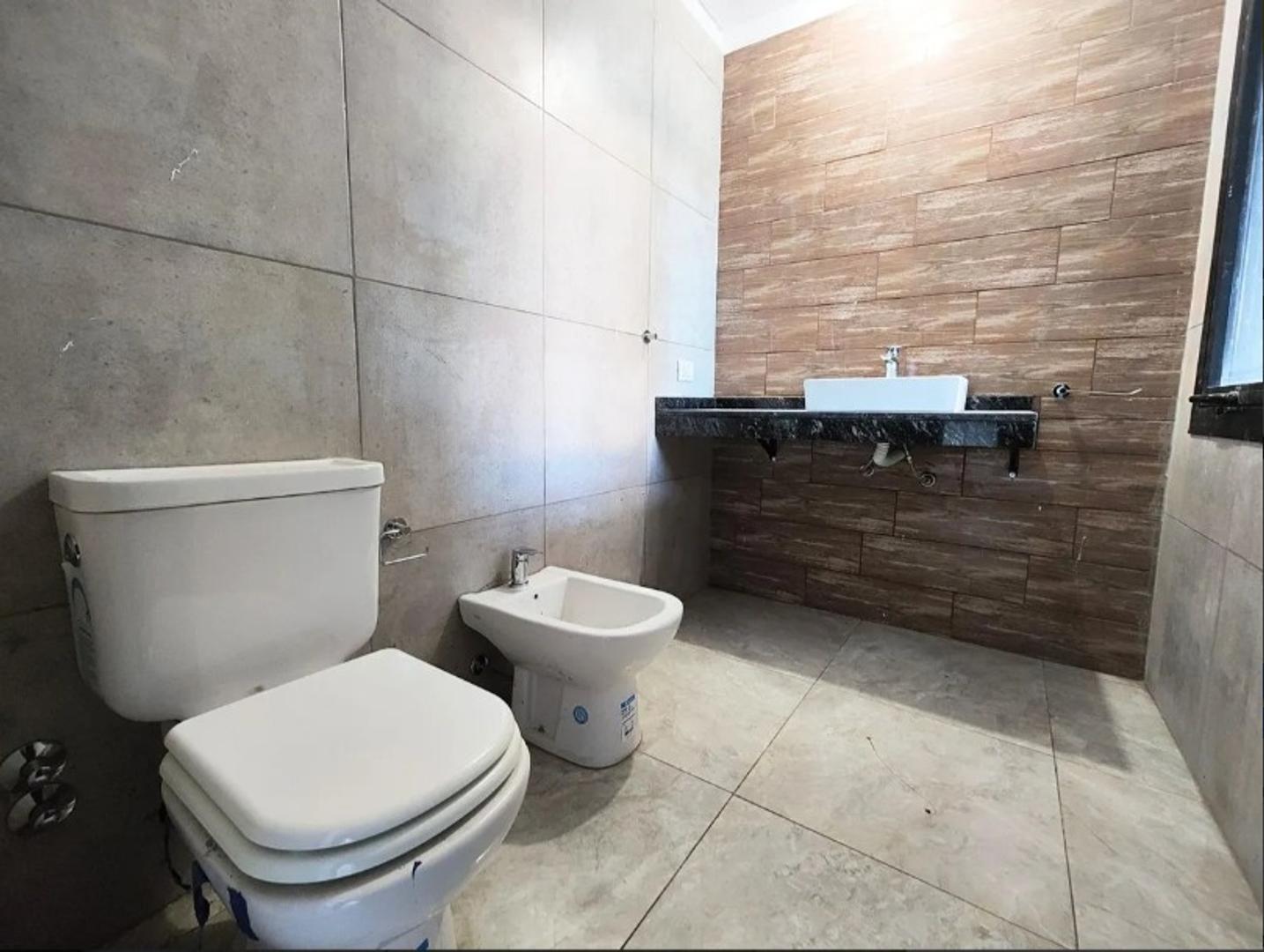 TRIPLEX EN VENTA A ESTRENAR ITUZAINGO NORTE