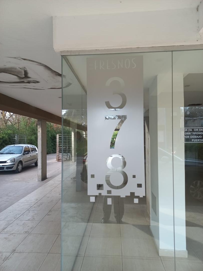 DEPARTAMENTO CON COCHERA (DESCUBIERTA) EN VENTA