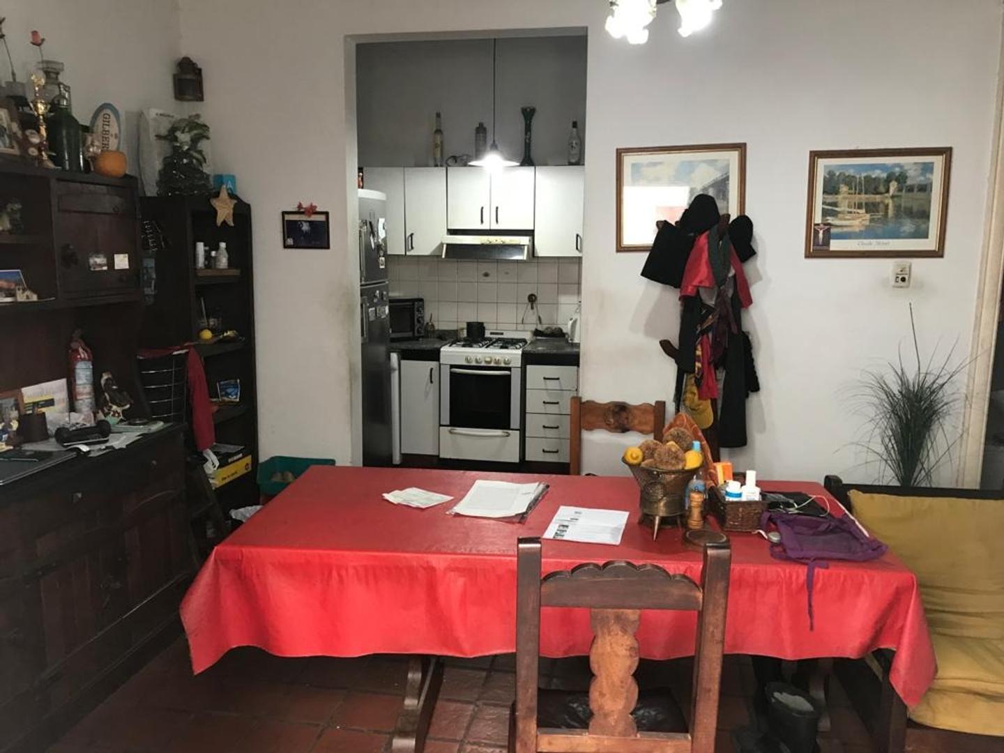 Velez Sarfield 262 , Piso PB