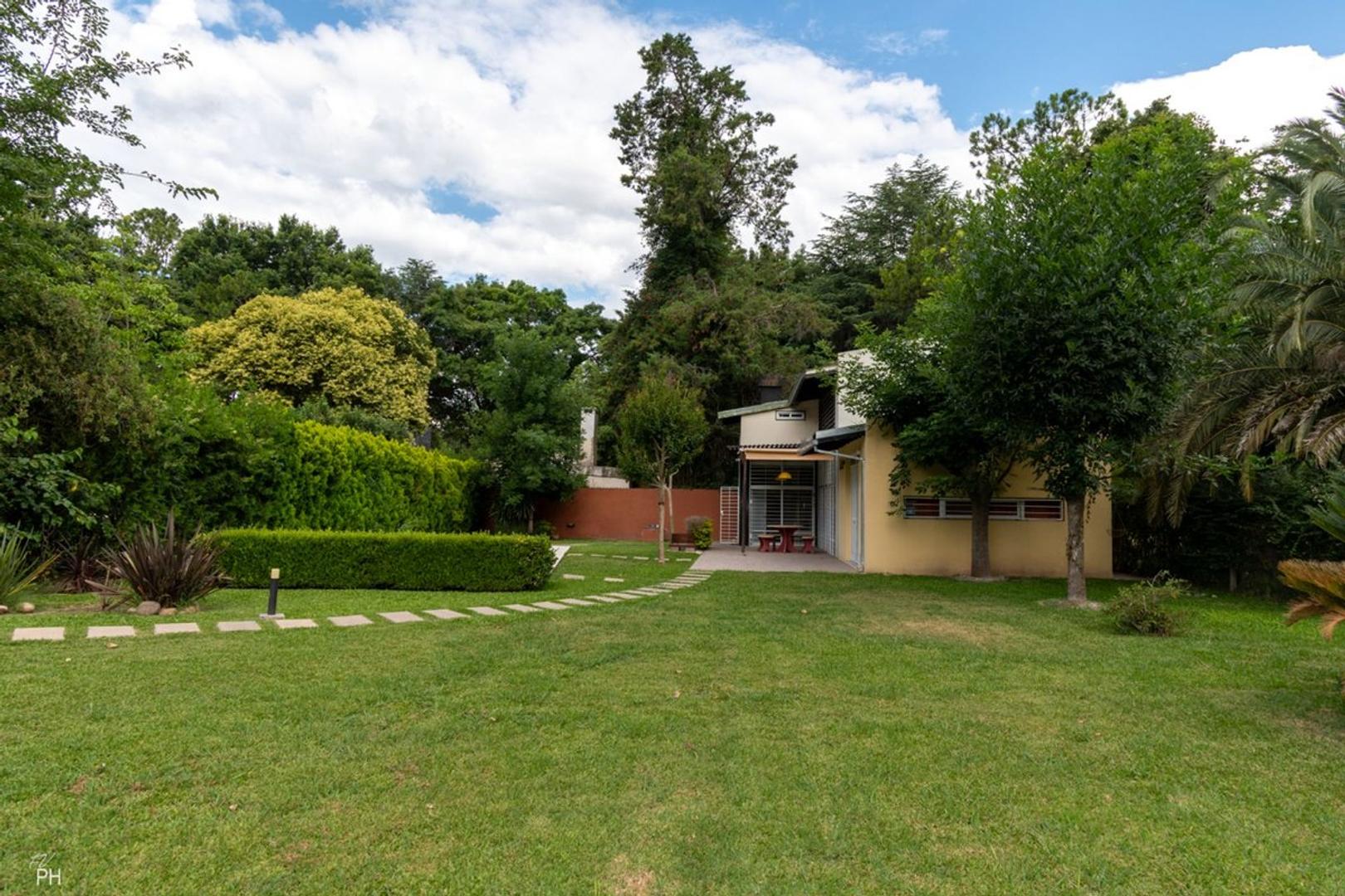 Casa en Venta con 1 cochera