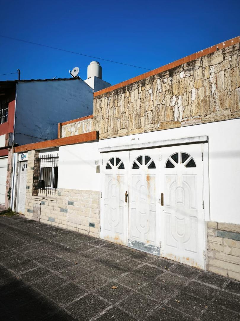 SE VENDE CASA DE TRES AMBIENTES