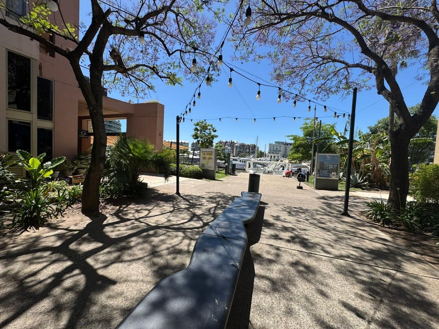 Boulevard Del Mirador 4332200