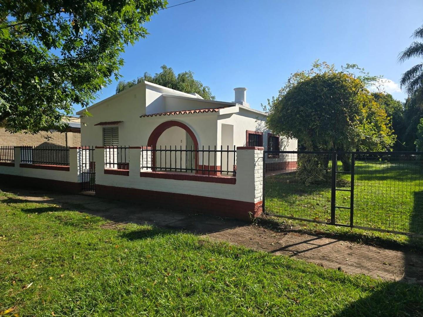 Se vende casa de 2 dormitorios Sauce Viejo centro