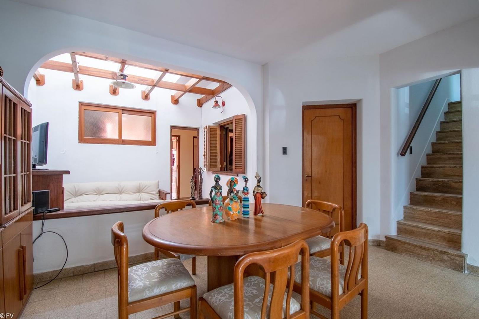 Casa 4 ambientes con 3 baños