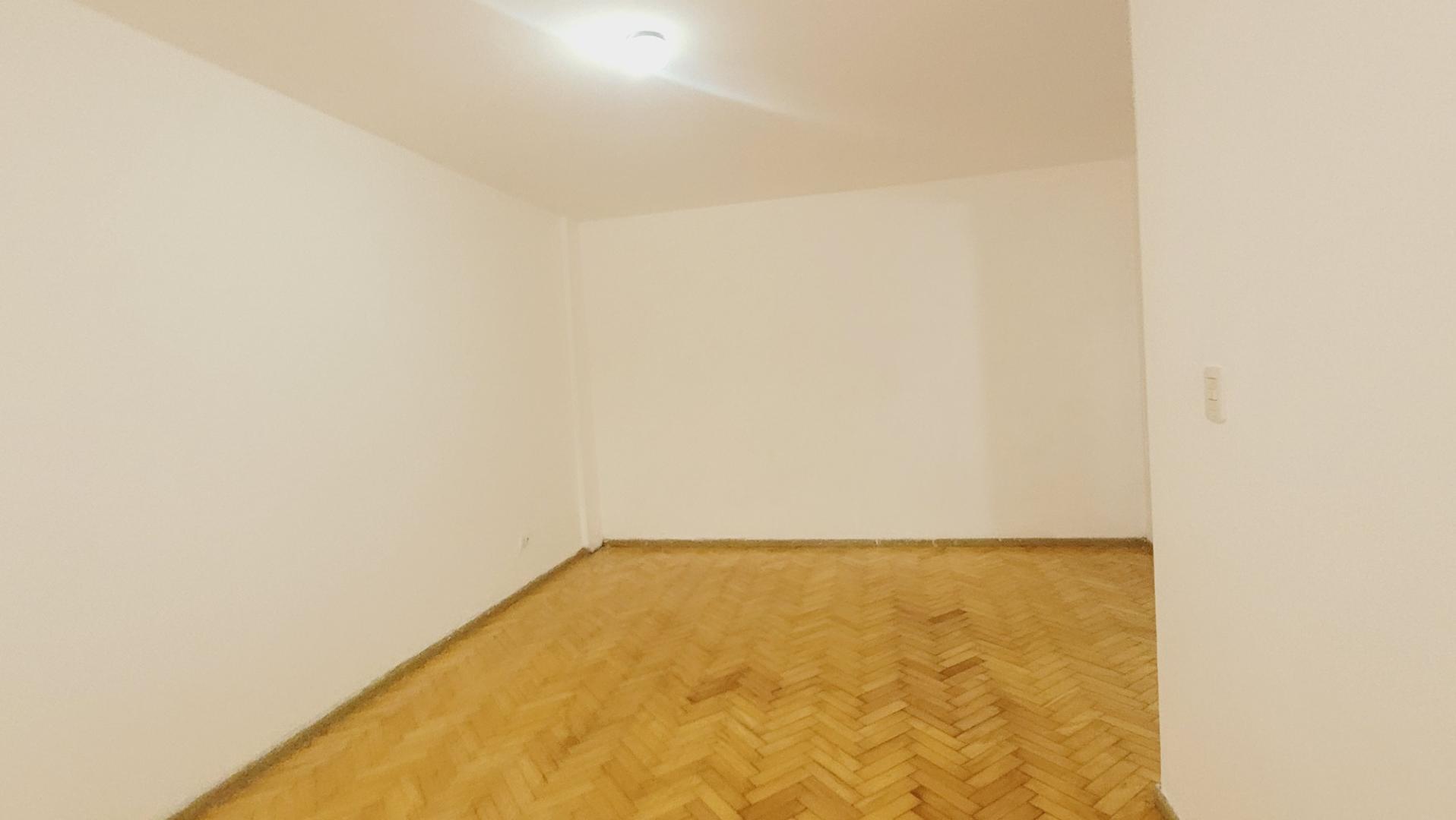 Departamento en Alquiler en Abasto, $ 500.000