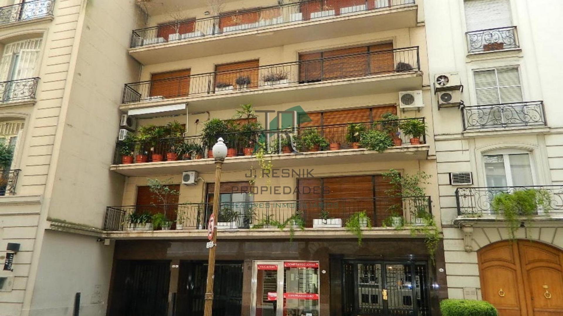 VENTA DEPARTAMENTO 2 COCHERAS. ALVEAR. PATIO