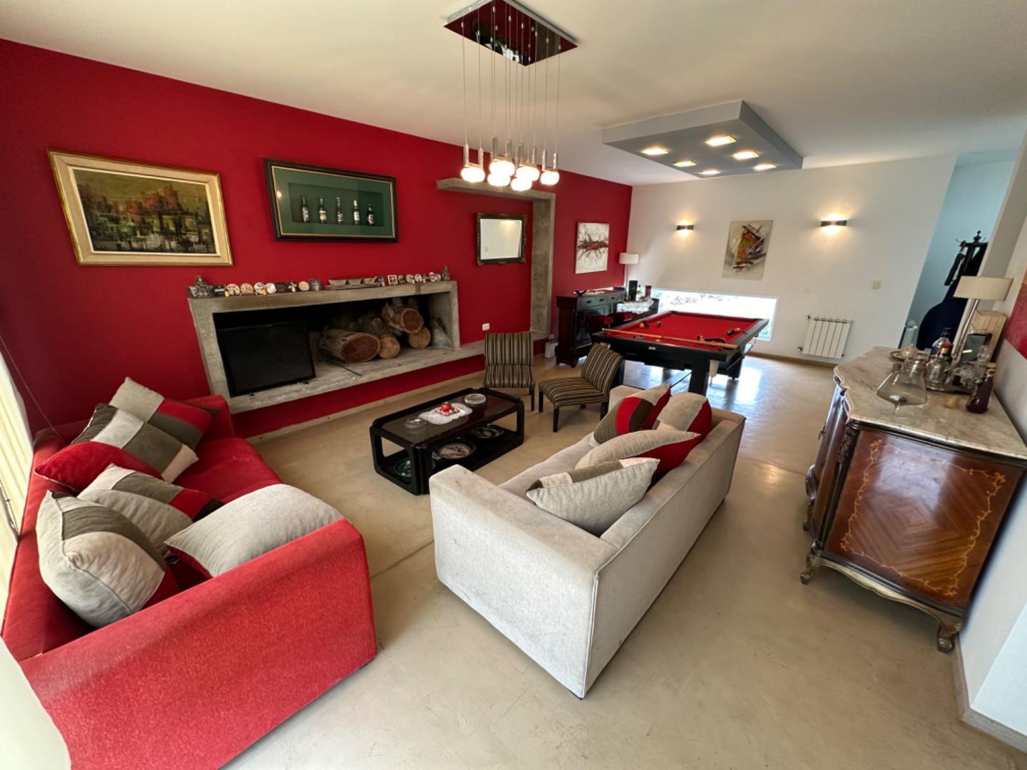 Casa en Venta en Piedras Blancas Barrio Privado, USD 495.000