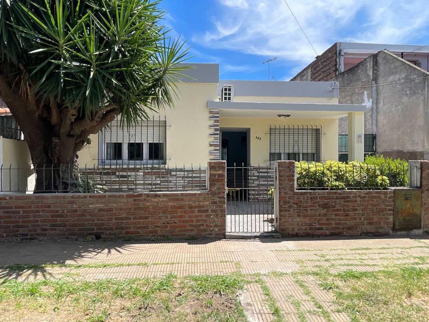 Venta Casa 3 Amb, El Palomar, Con Patio