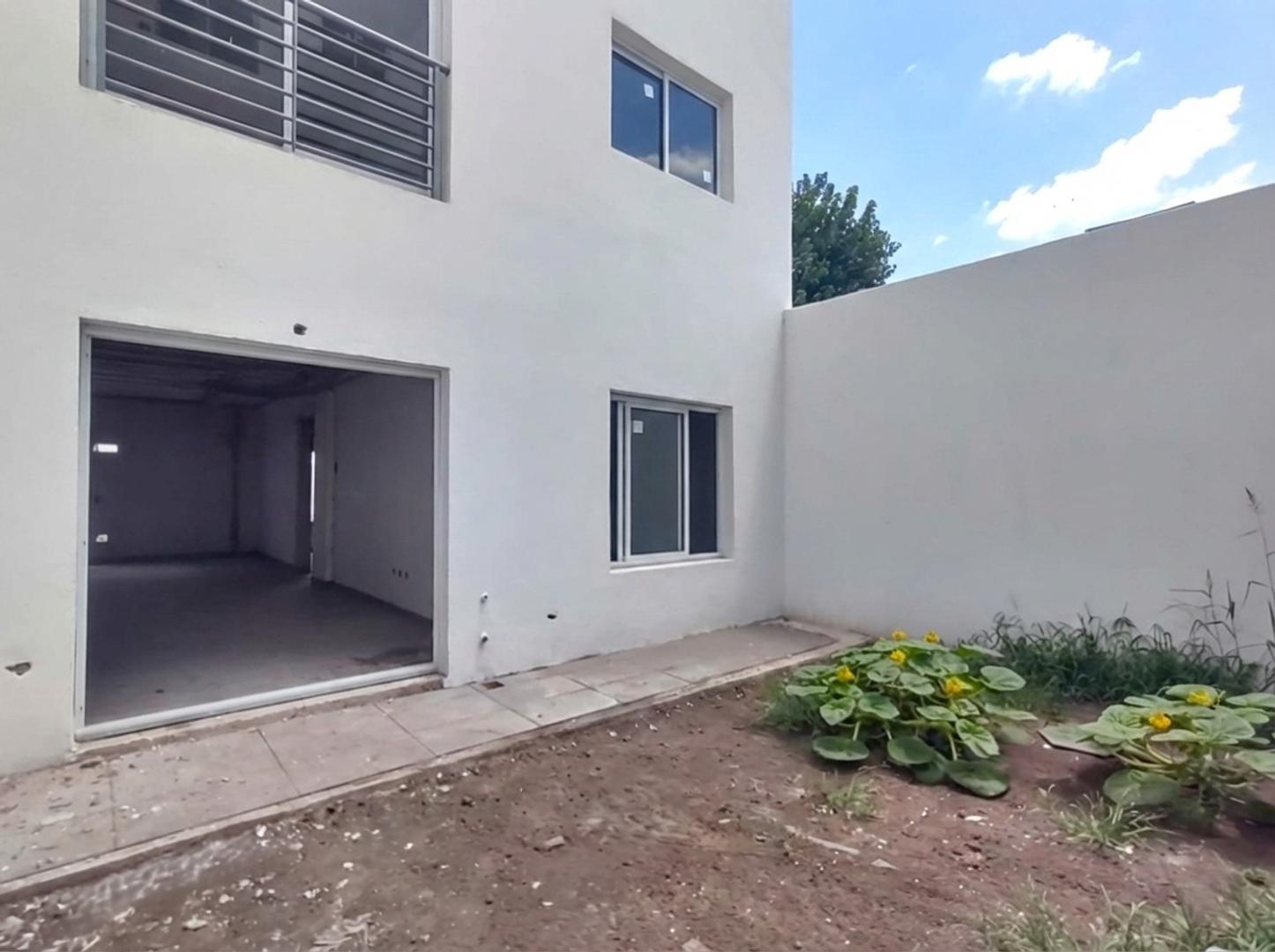Depto en Venta 3 Amb. con fondo propio Villa Luzuriaga