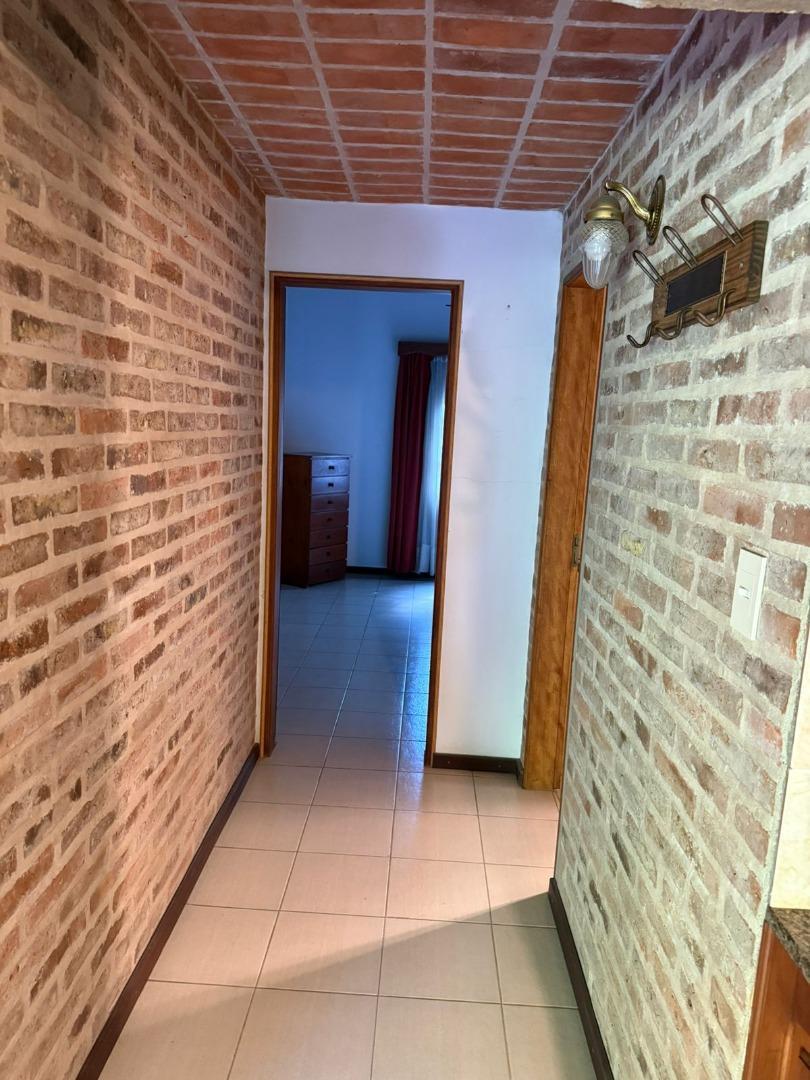 Casa en Alquiler con 1 cochera