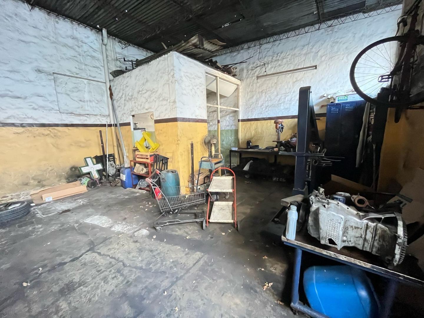 Terreno en esquina, con doble frente.