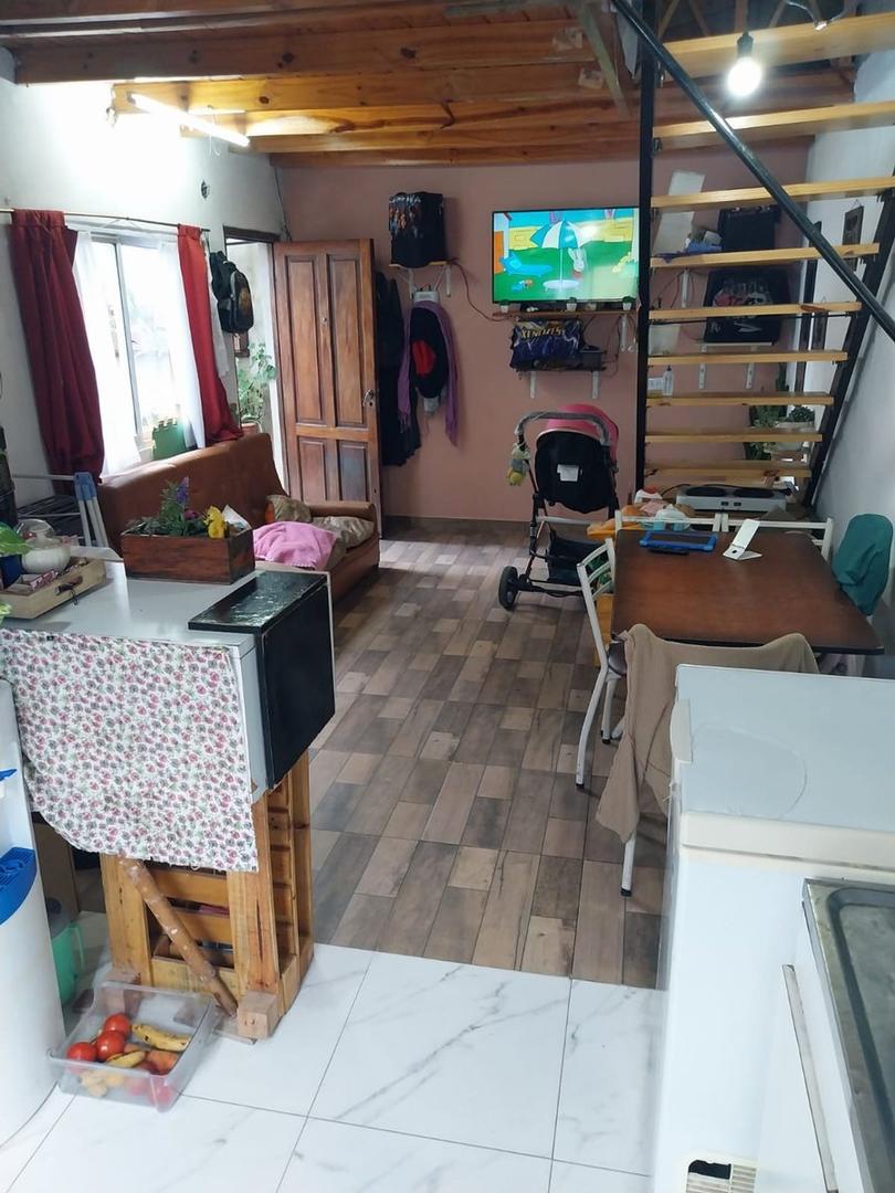 Casa 8 ambientes con 4 baños