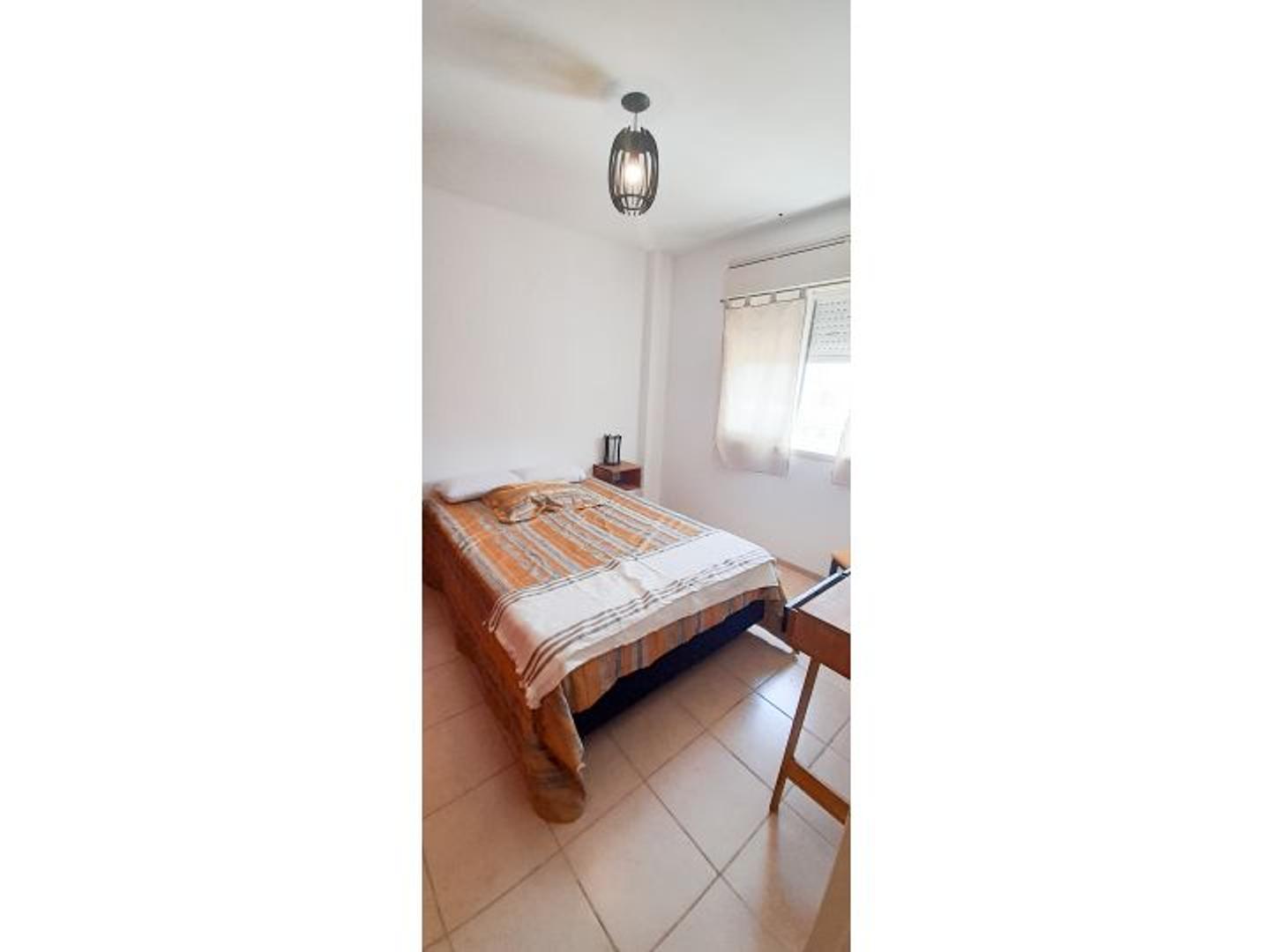 Un dormitorio. Muy amplio. Con balcón. Pichincha Rosario