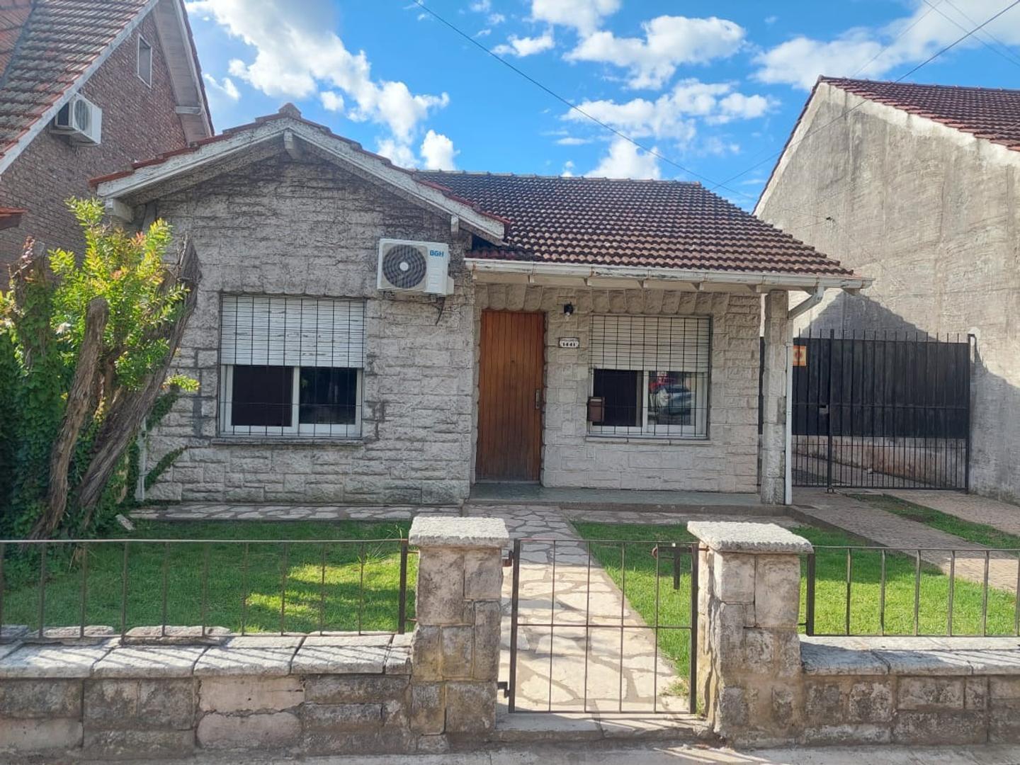 Casa en alqulier. SAN ISIDRO