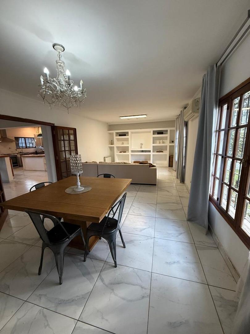 CASA DE 4 AMBIENTES EN VENTA