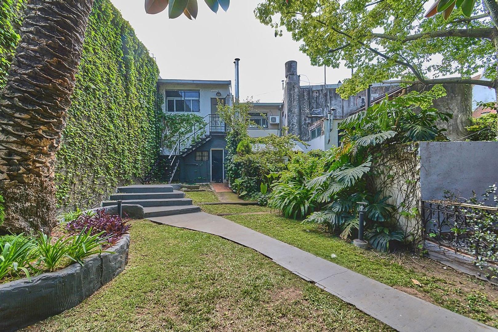 Oficina 12 amb jardín permuta Palermo Hollywood