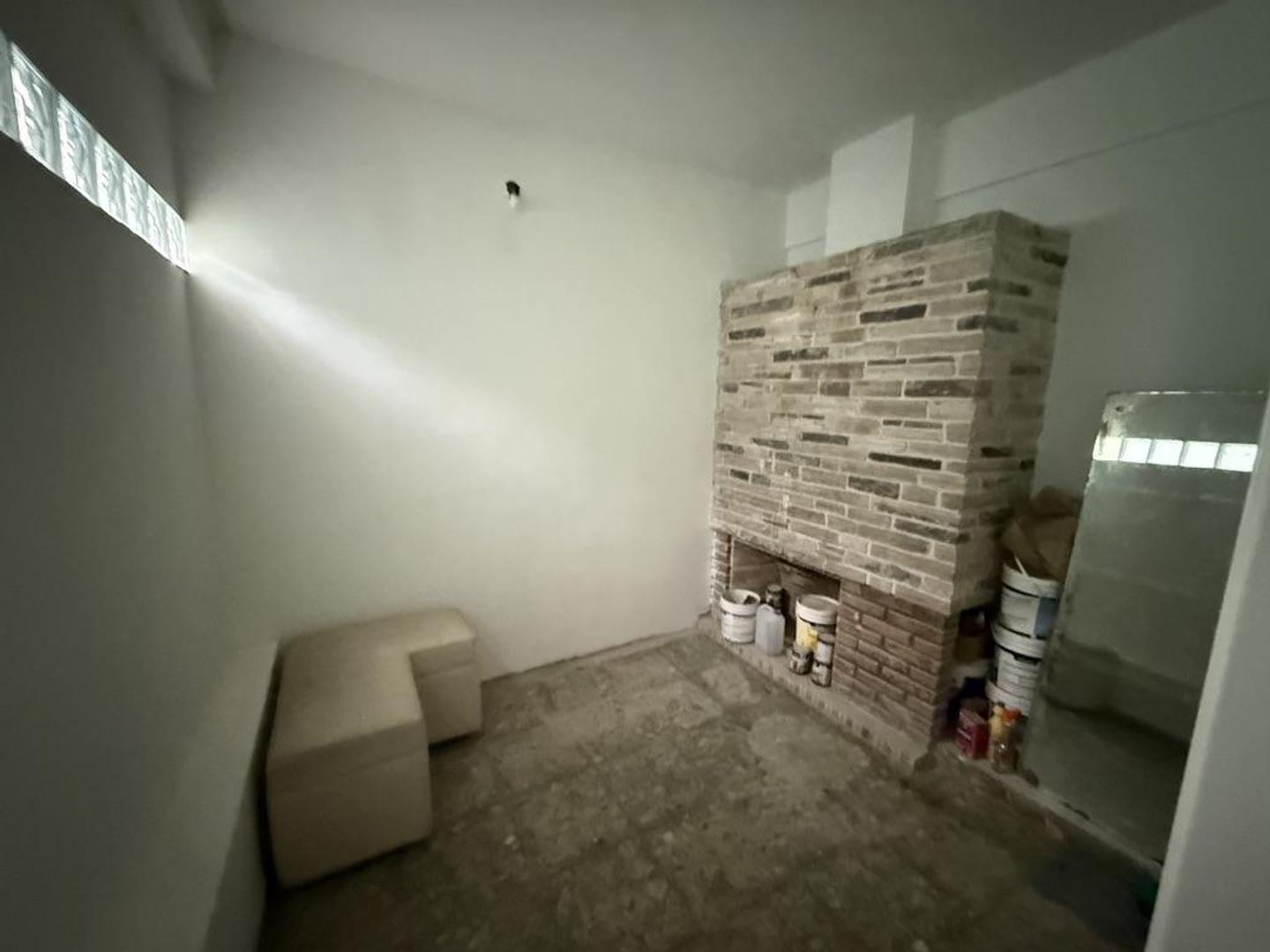 Oficina 5 ambientes con 1 baño