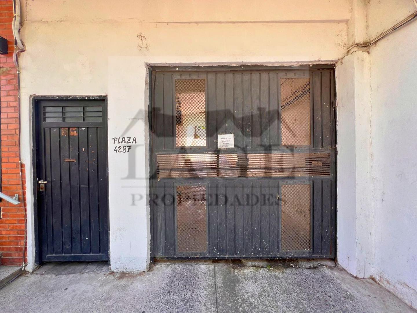 COCHERA AUTO GRANDE O CAMIONETA 1ER PISO X RAMPA