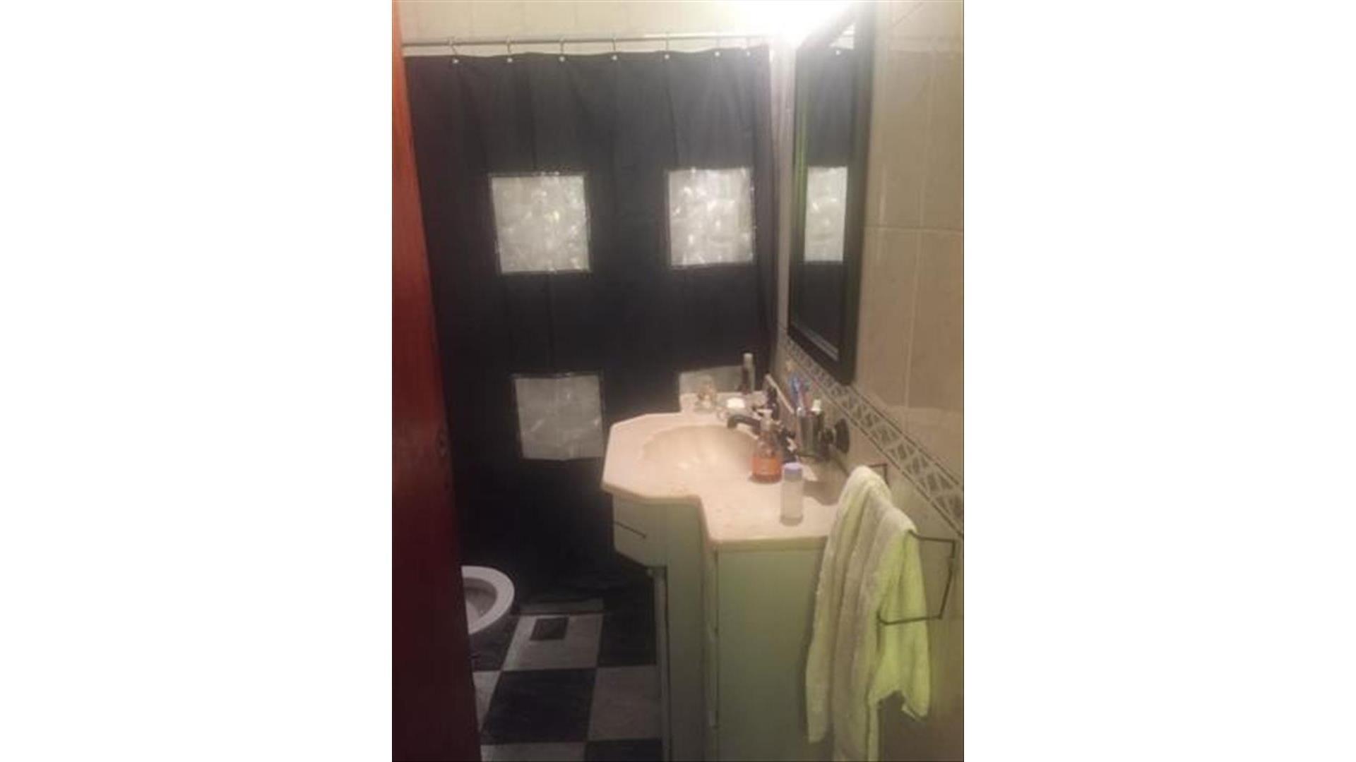 Depto Tipo Casa en Venta en Castelar, USD 42.000