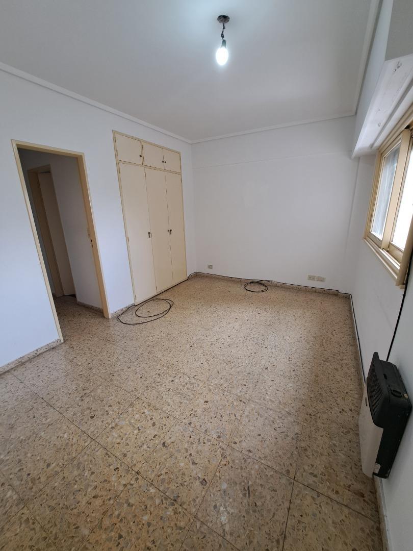 Rivadavia 181 , Piso 5