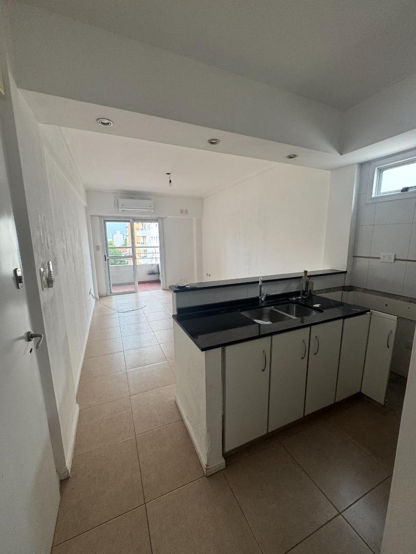 Departamento en Alquiler en Lanus Este, $ 550.000