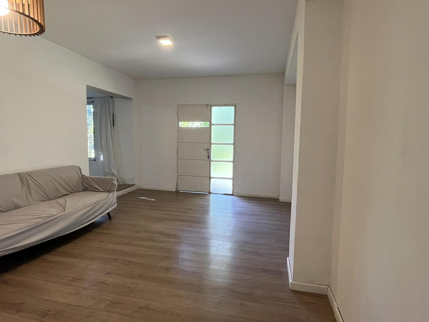 Casa en Venta en Alvarez, USD 250.000