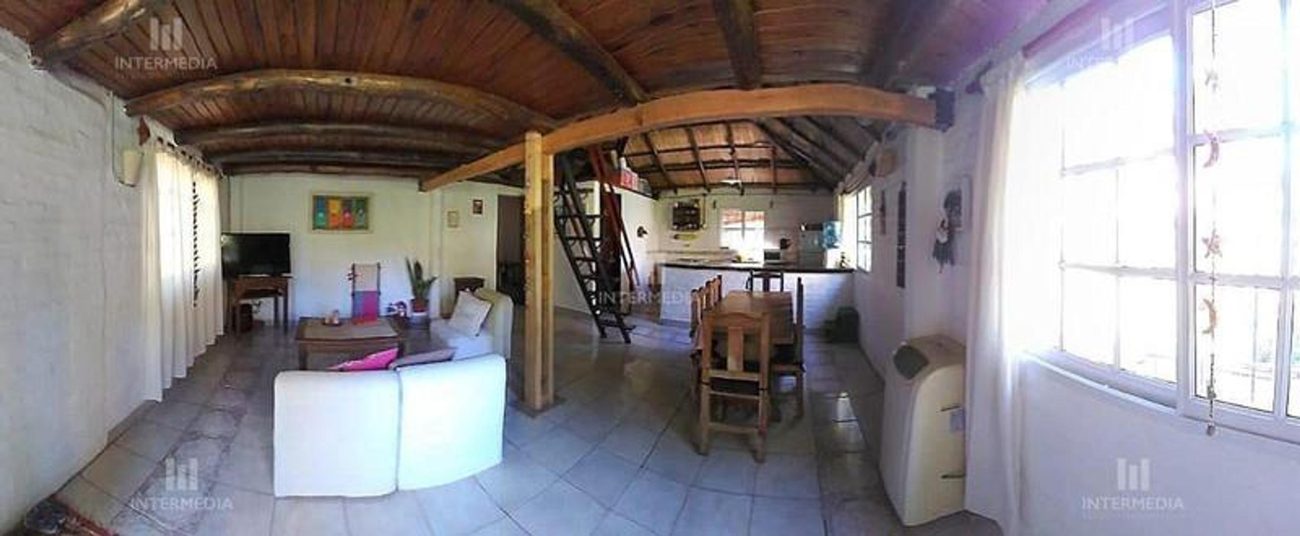 Casa 3 ambientes con 1 baño