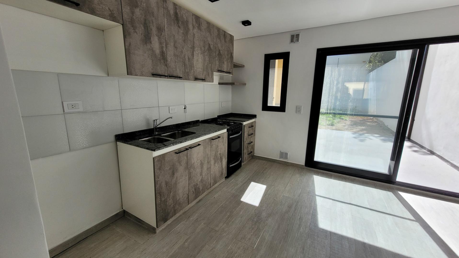 Depto Tipo Casa 3 ambientes con 2 baños