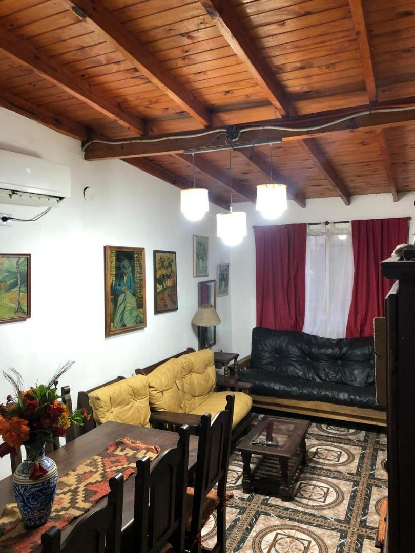 Venta de Casa en Malvinas Argentinas cuatro ambientes.