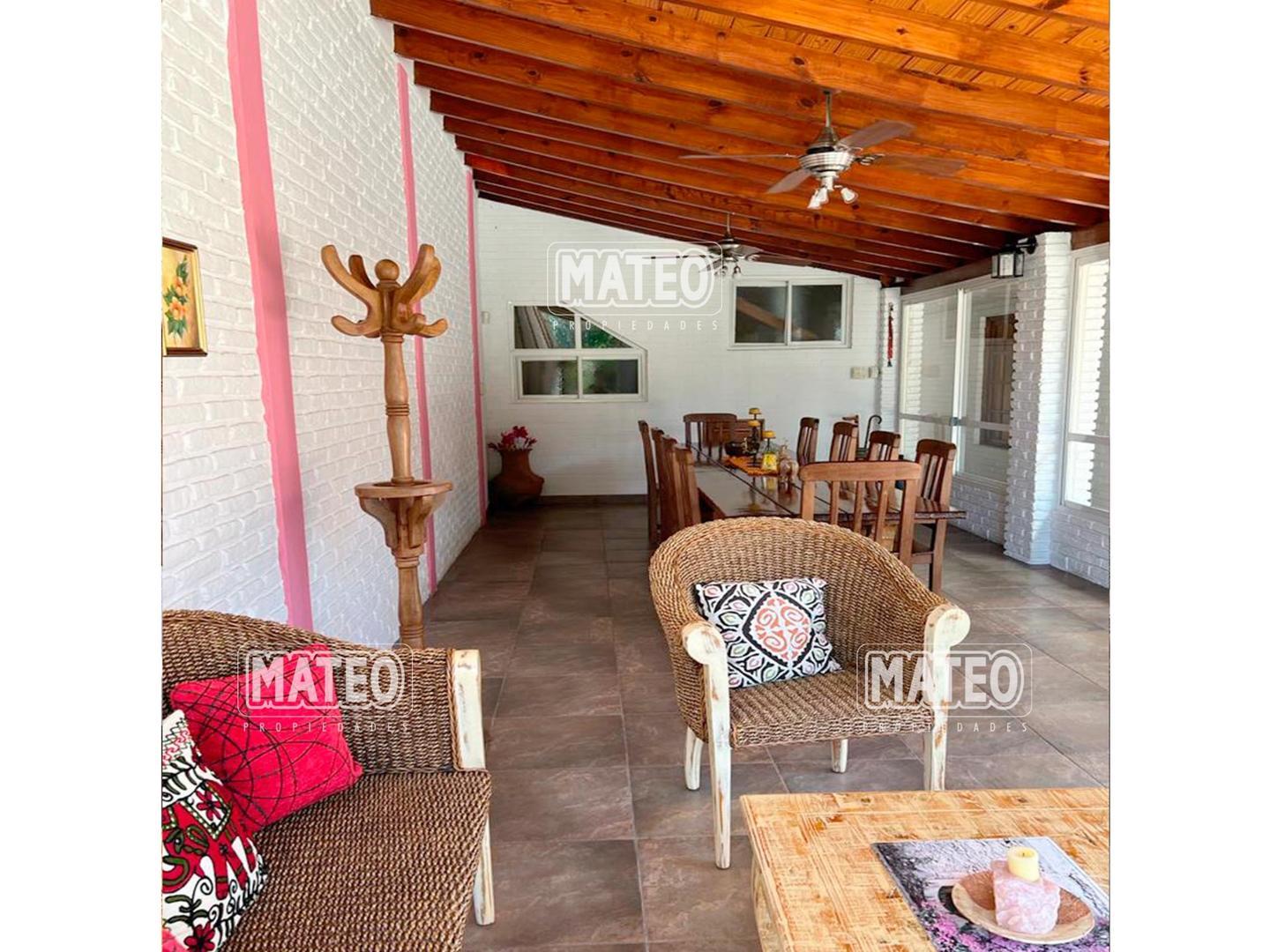 CASA en MORENO, lado Sur.