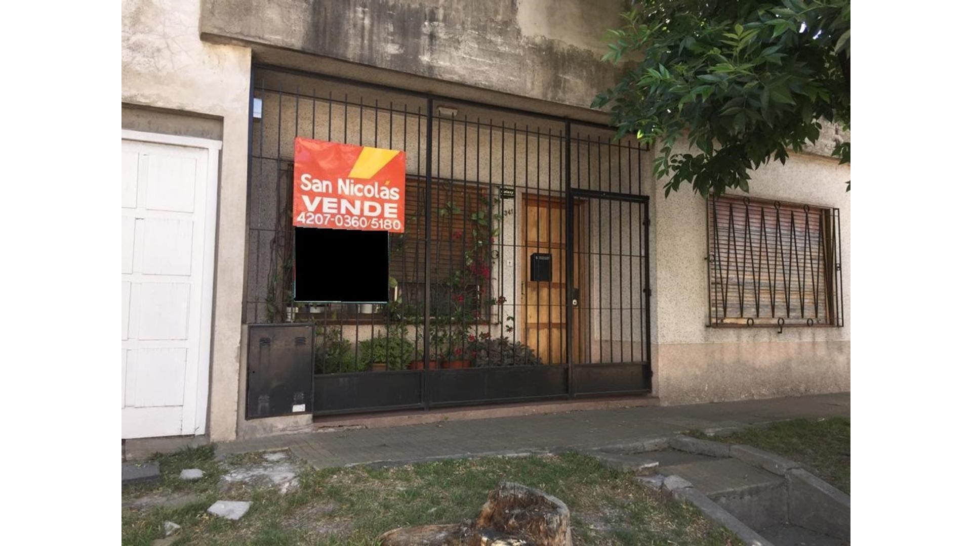 Casa de 3 ambientes con garaje en muy buen estado - lote de