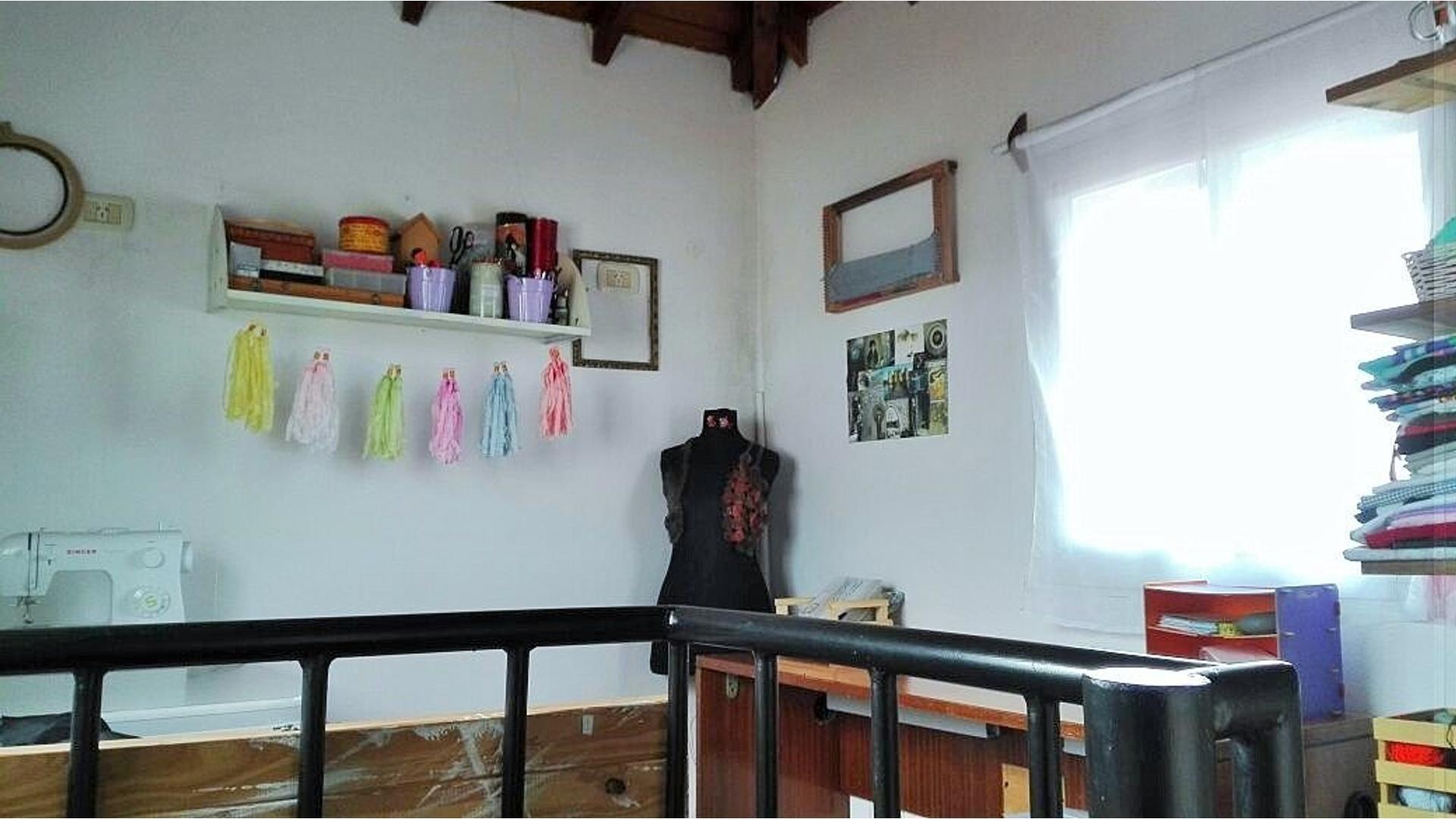 CASA DE 3 AMBIENTES CON QUINCHO Y TERRAZA EN 2 DO PISO