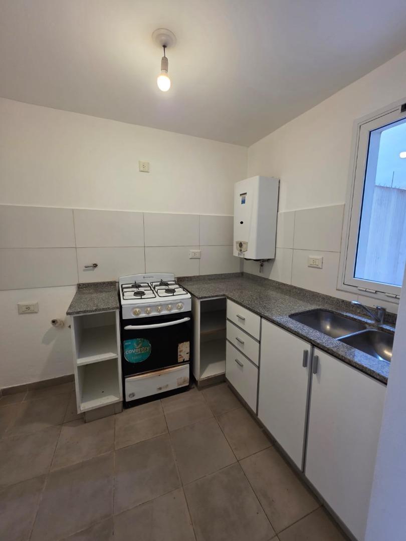 Departamento 1 Dormitorio en Alberdi con patio