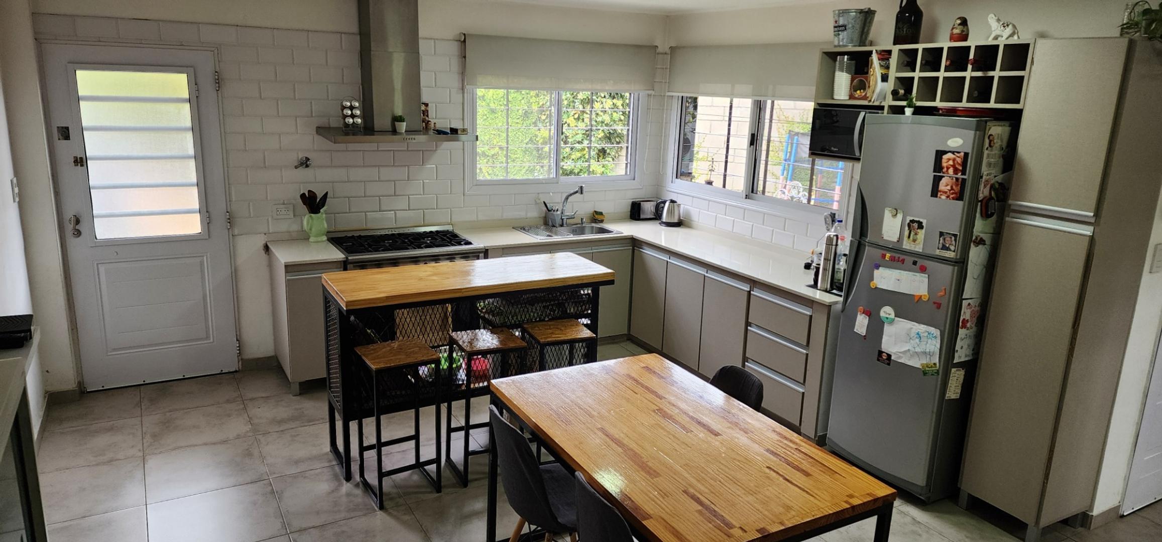 Depto Tipo Casa en Venta en Castelar Norte, USD 155.000