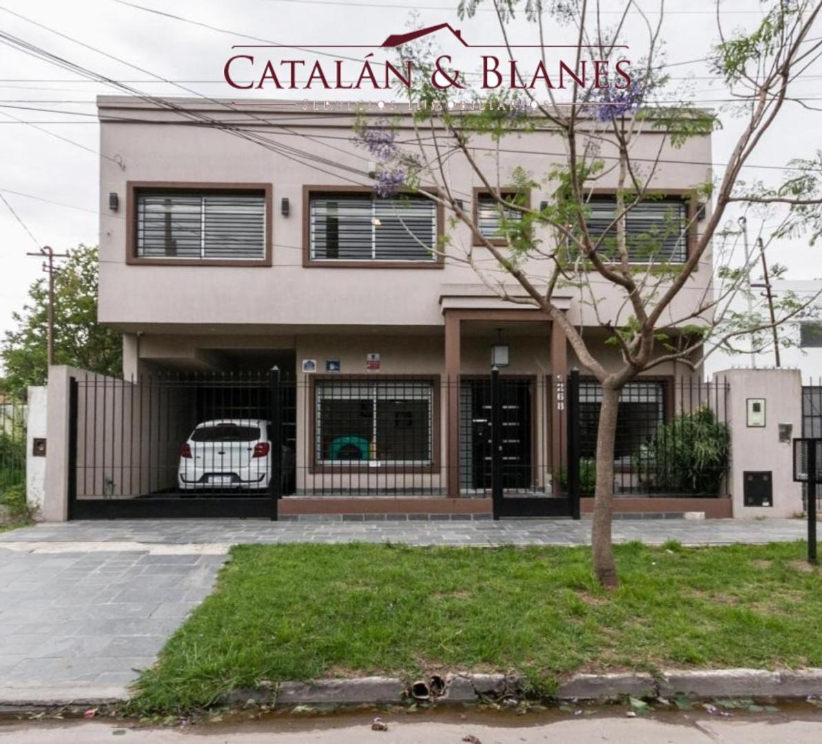 Venta Casa 4 Ambientes con  Pileta y Quincho en LLavallol .