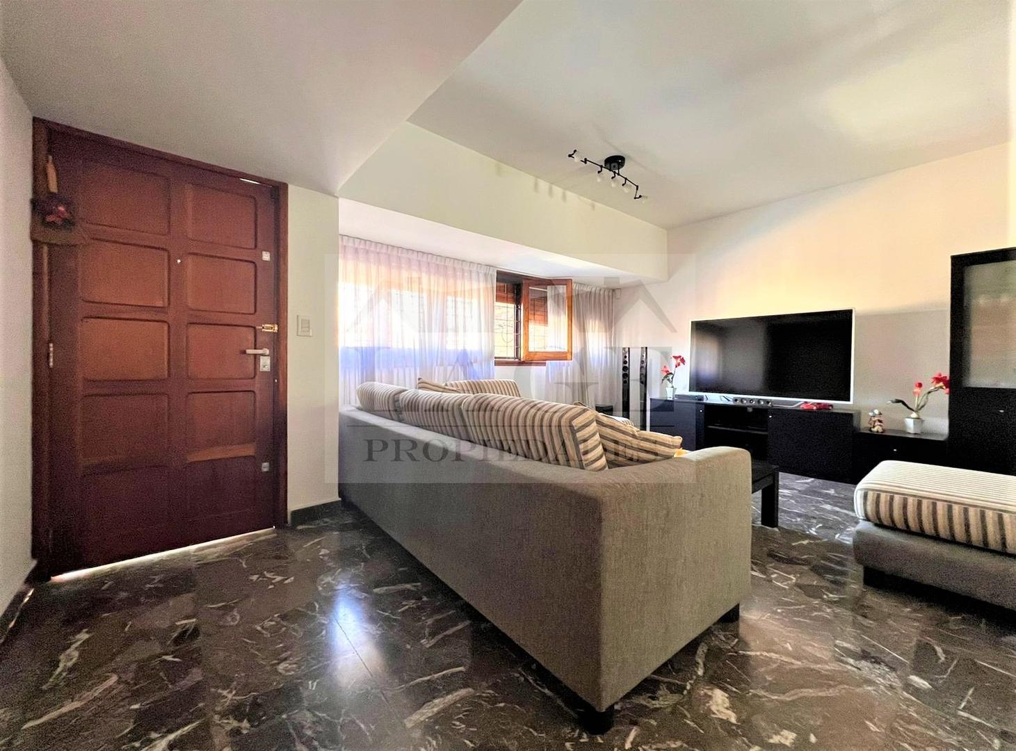 VENTA CHALET SAAVEDRA 4 AMB + DEP COCHERA JARDIN IMPECABLE