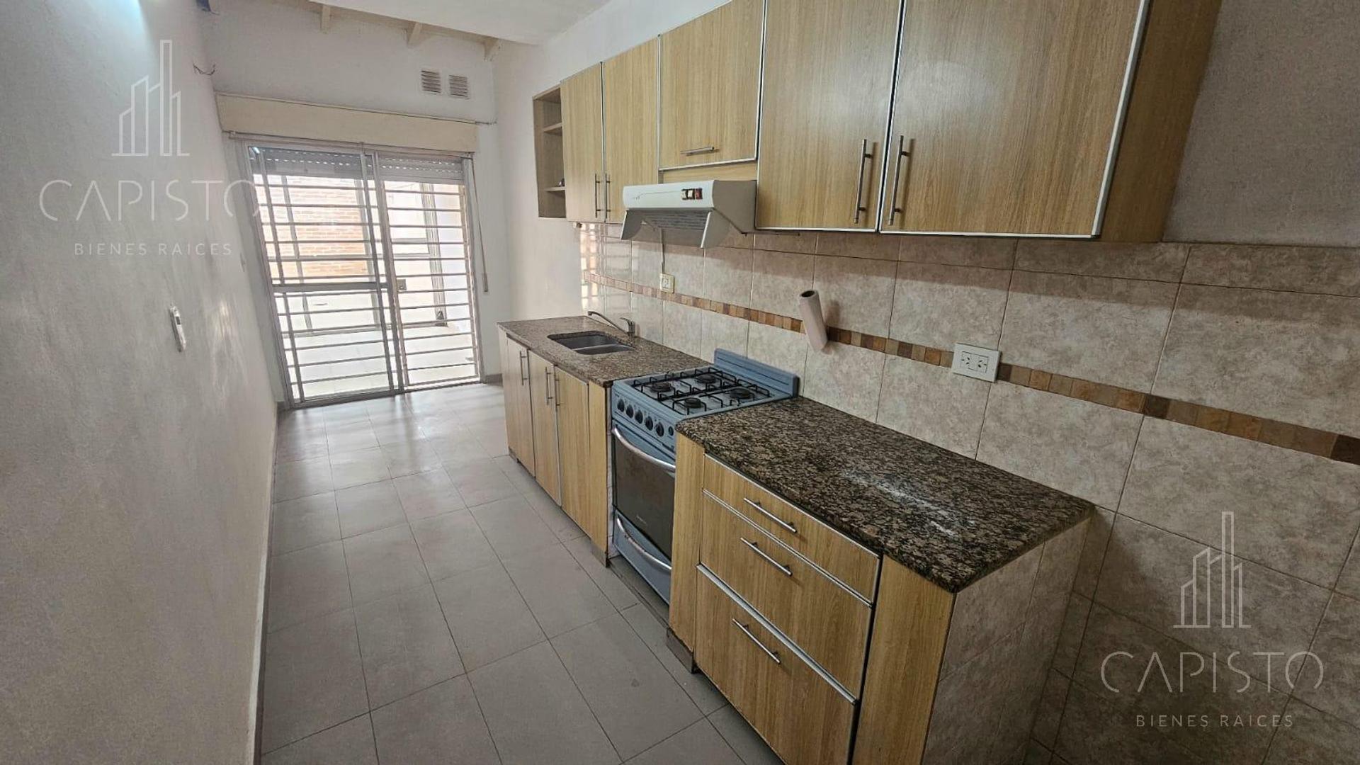 Depto Tipo Casa 4 ambientes con 2 baños