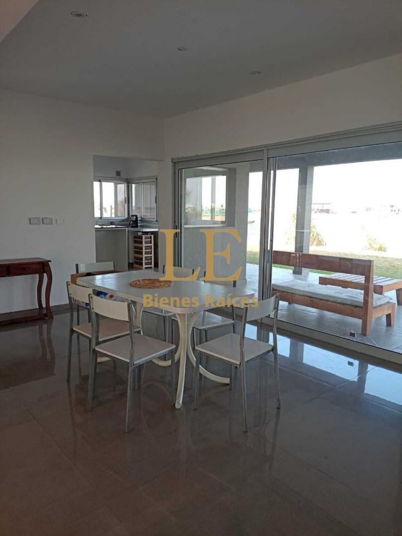 Casa en Venta con 5 cocheras