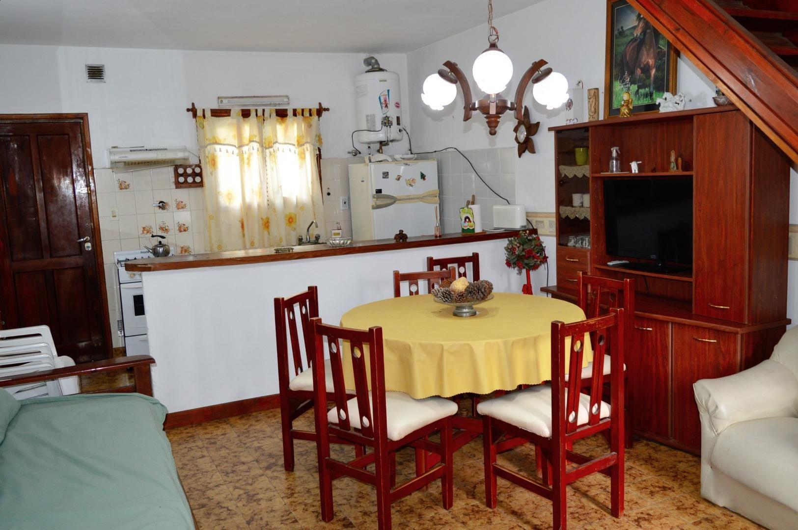 Depto Tipo Casa en Alquiler Temporal con 1 cocheras