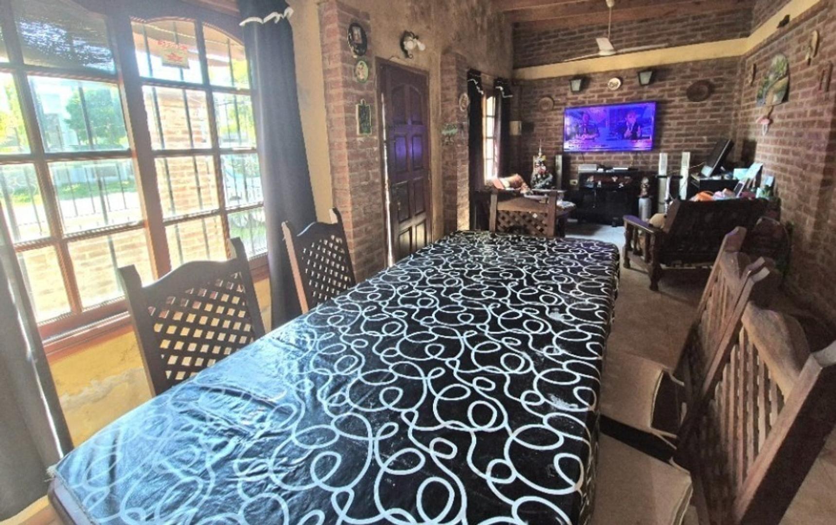 Casa 2 ambientes con 1 baño